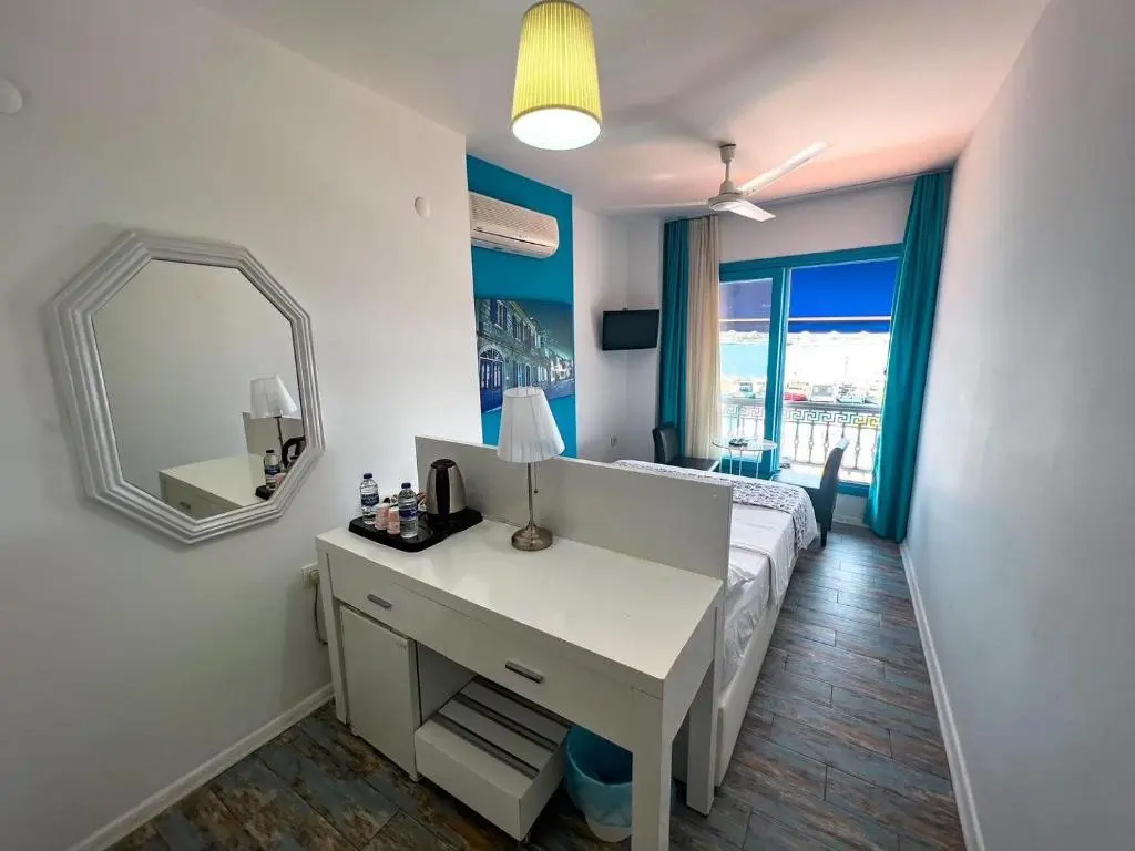 Standard Double room with sea view (full double bed)