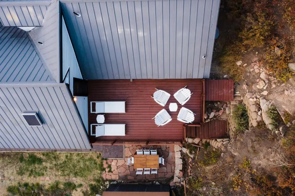 Corduroy Sage Avantstay Cozy & Cute Cabin w/ Deck Sleeps 21!