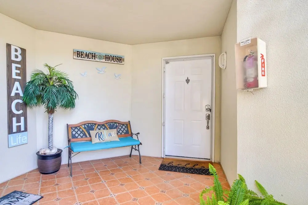 Modern Isla Del Sol Condo: Walk to St. Pete Beach!