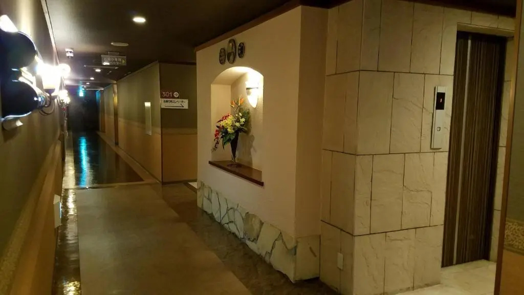 Lobby & Reception