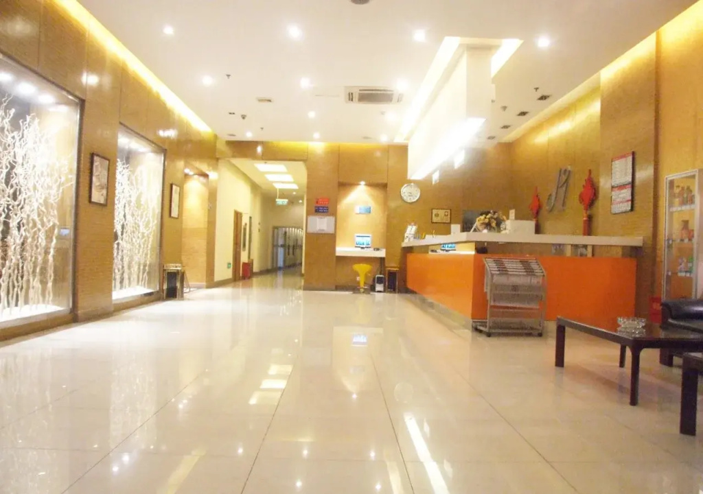 Lobby & Reception