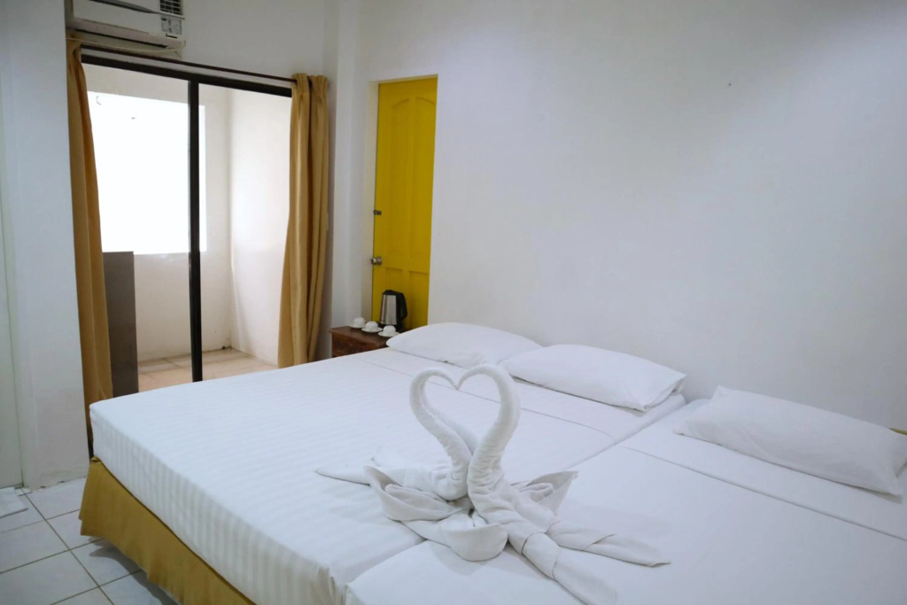Island Inn Boracay — 5