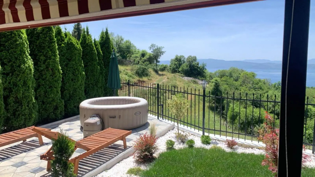 Velestovo House