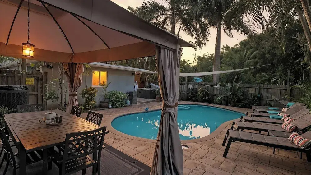Fort Lauderdale Escape With Pool, Hot Tub & Dual Kitchens Paradise Stay by Avantstay
