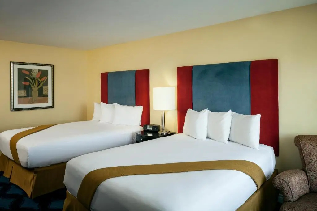 Plaza Inn & Suites at Ashland Creek - Chambres