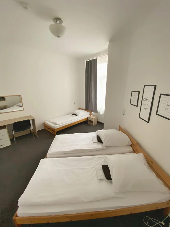 Economy Triple room
