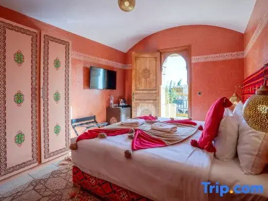 Deluxe Double room with balcony (full double bed)