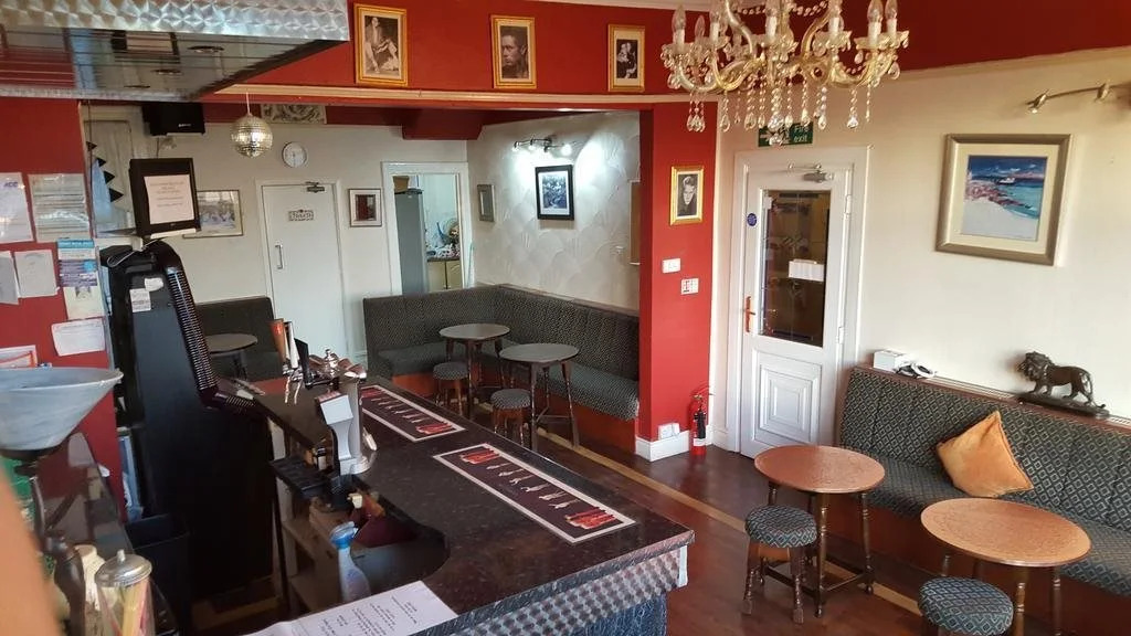 The Hollingdales Hotel - фото 11