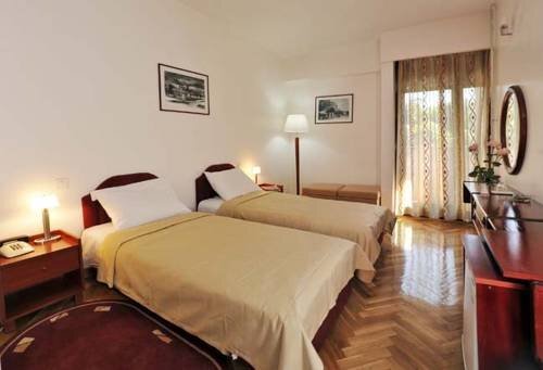 Hotel Grand by null