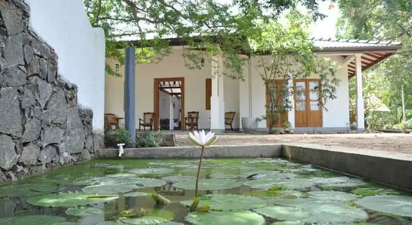 Tissakumbura Holiday Home