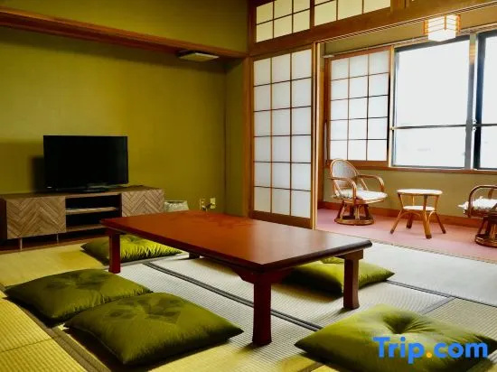 Primitive Hut Natsumi's House