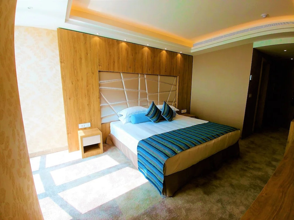 Economy room