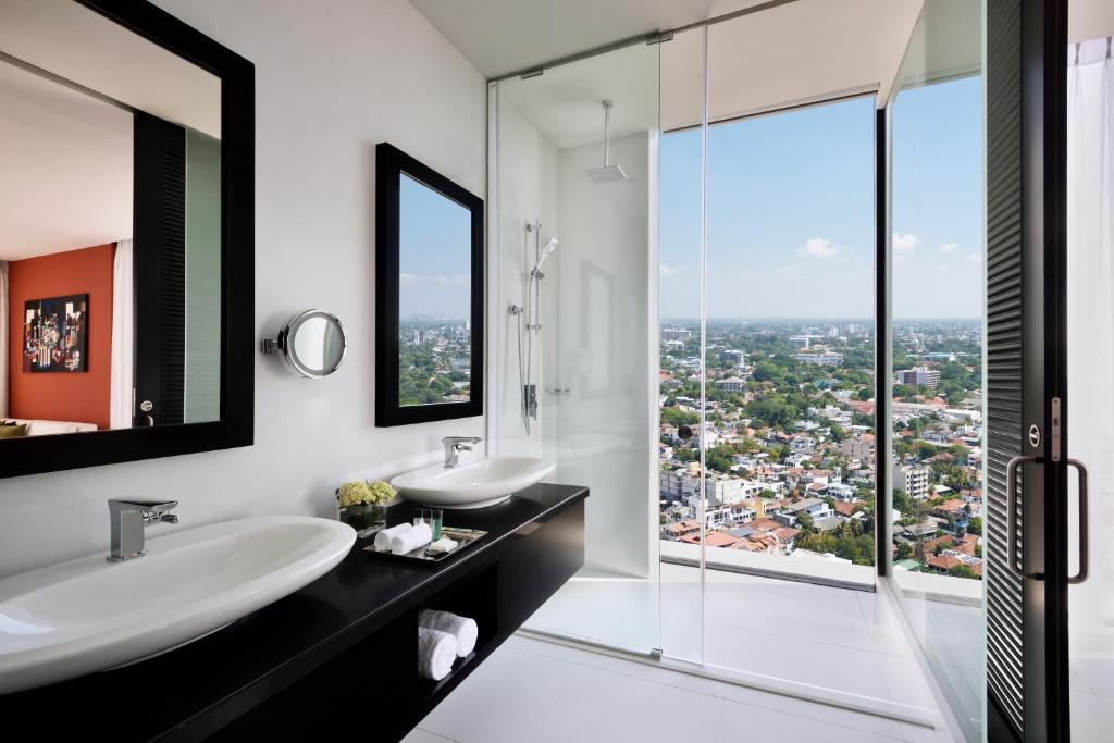 Movenpick Hotel Colombo