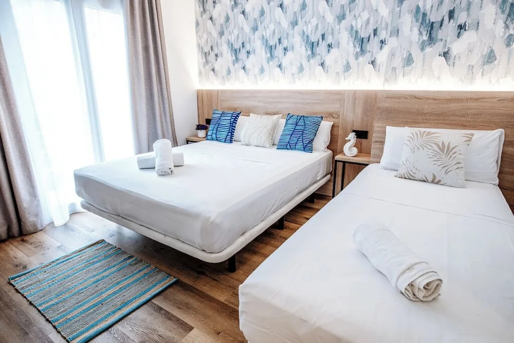 Standard Triple room with balcony