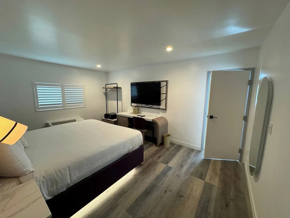 Отель Hotel Rudra - Hollywood в Лос-Анджелесе