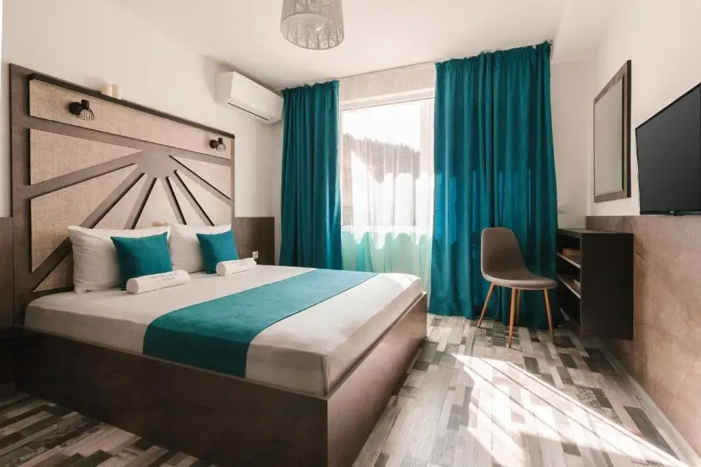 Deluxe Double room with balcony (full double bed)
