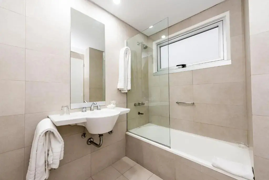 Classic Double room (full double bed)