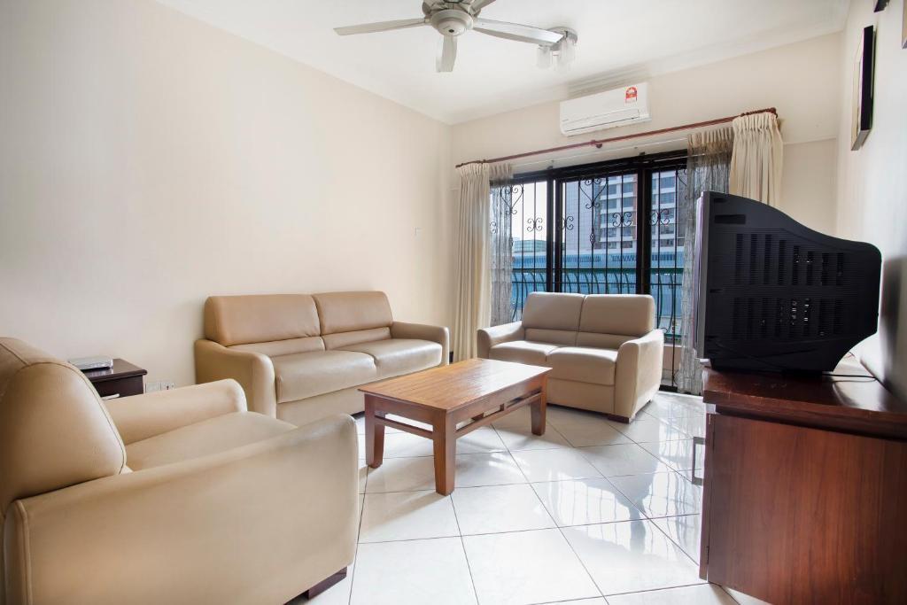 Marina Vacation Condos @ Marina Court Resort Condominium