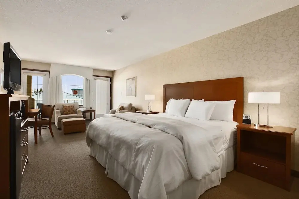 Deluxe Double room with balcony (full double bed)