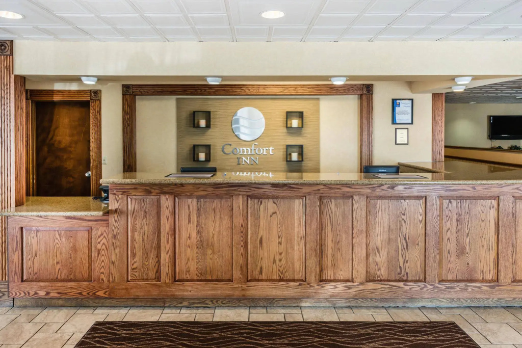 Lobby & Reception