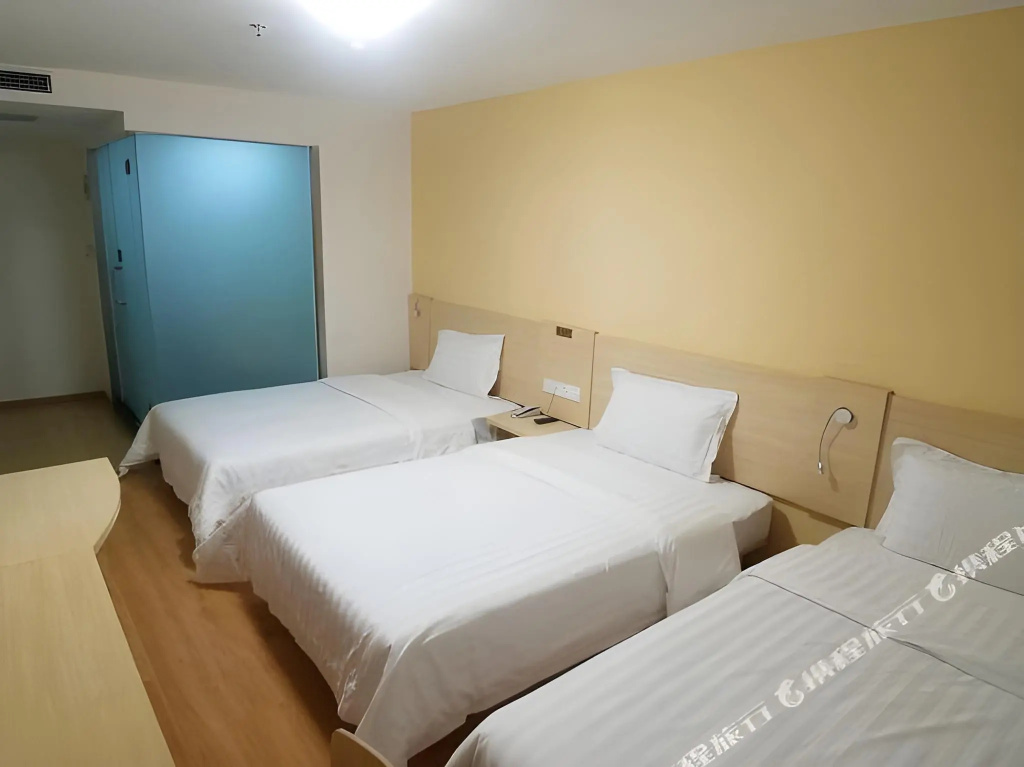 Отель 7Days Inn Hotel (Beijing Tiananmen Square Qianmen Commercial Street) в Пекине