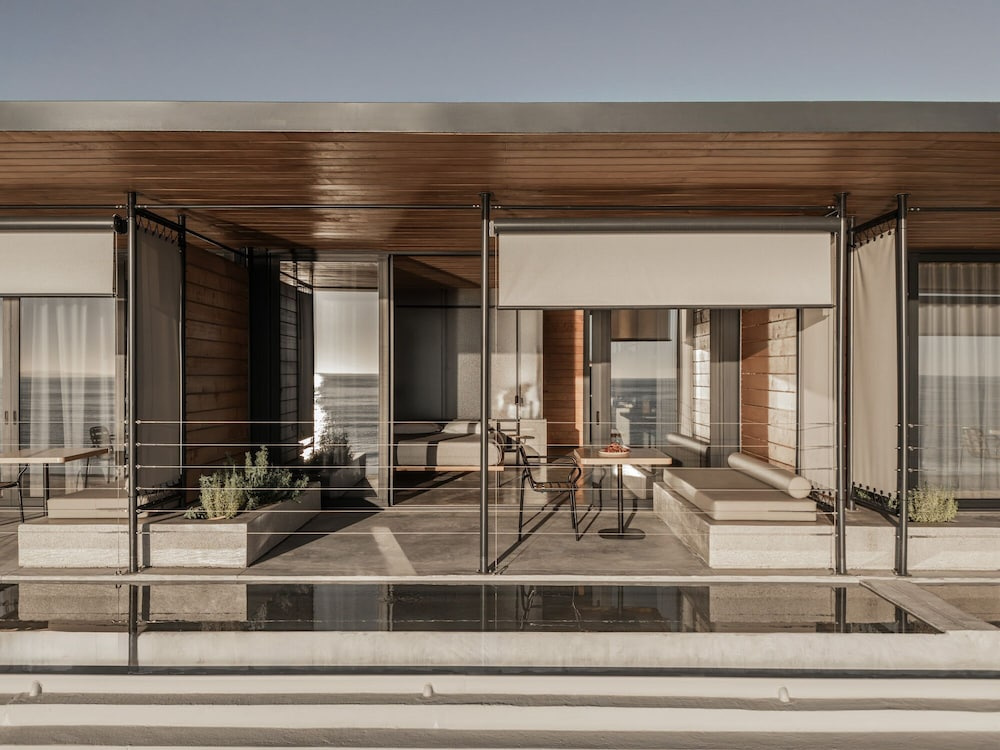 Suite with balcony and with sea view
