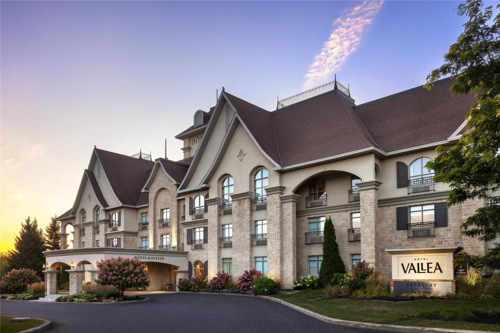 Hotel Vallea Bromont, Tapestry Collection by Hilton