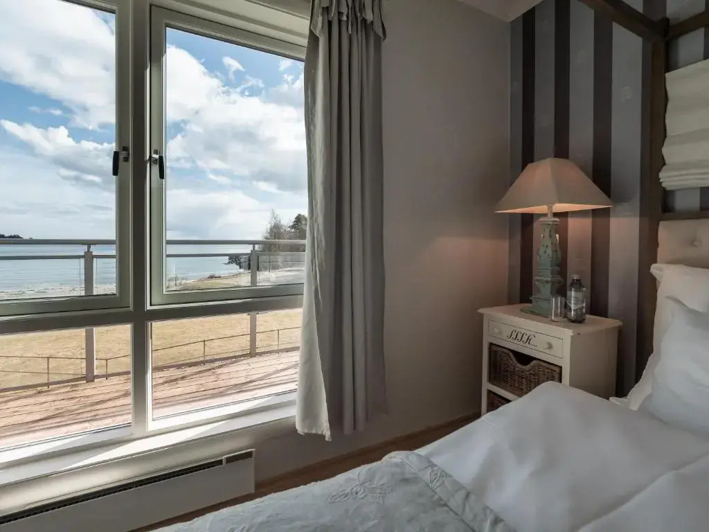 Balcony & Terrace