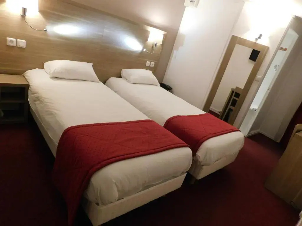Standard Double room (twin beds)