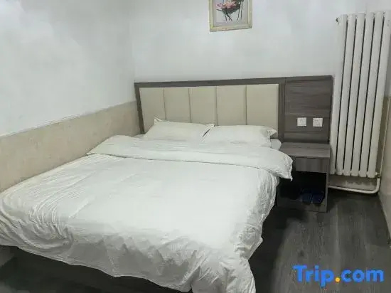 Deluxe Double room (full double bed)