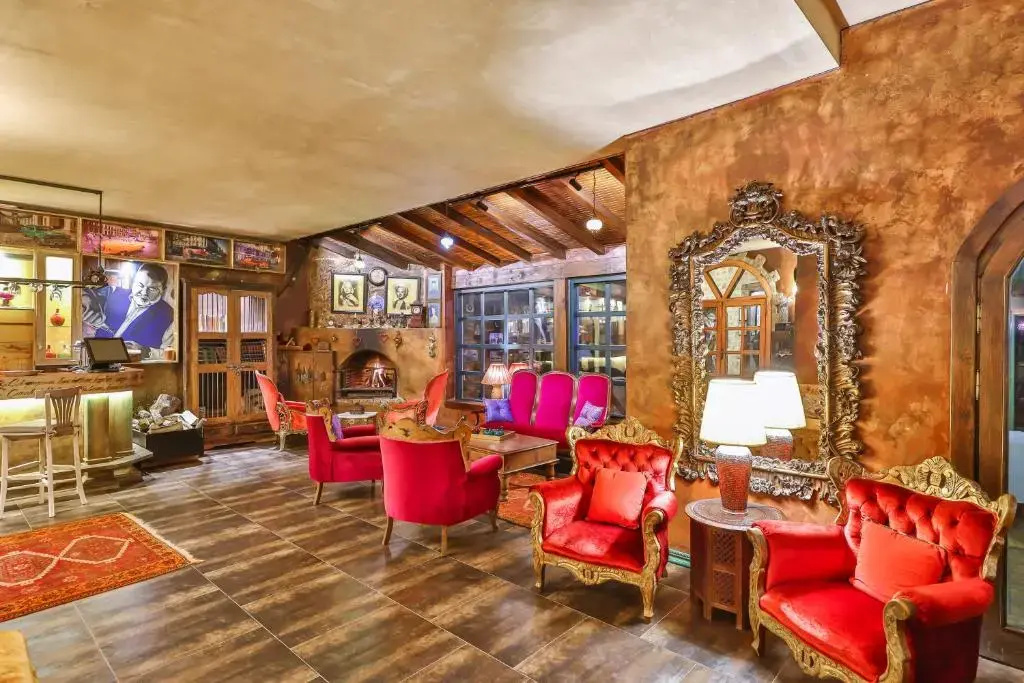 Lobby & Reception