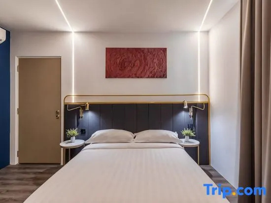 Standard Double room with view (full double bed)