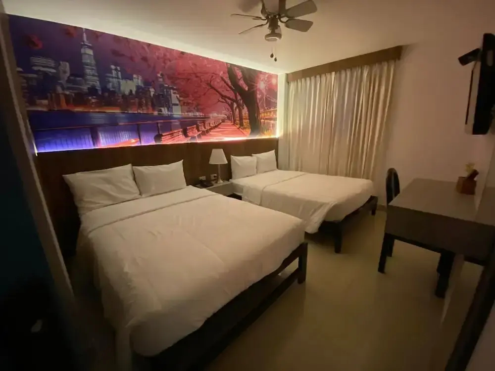 Yours Hotel Lifestyle - фото 4
