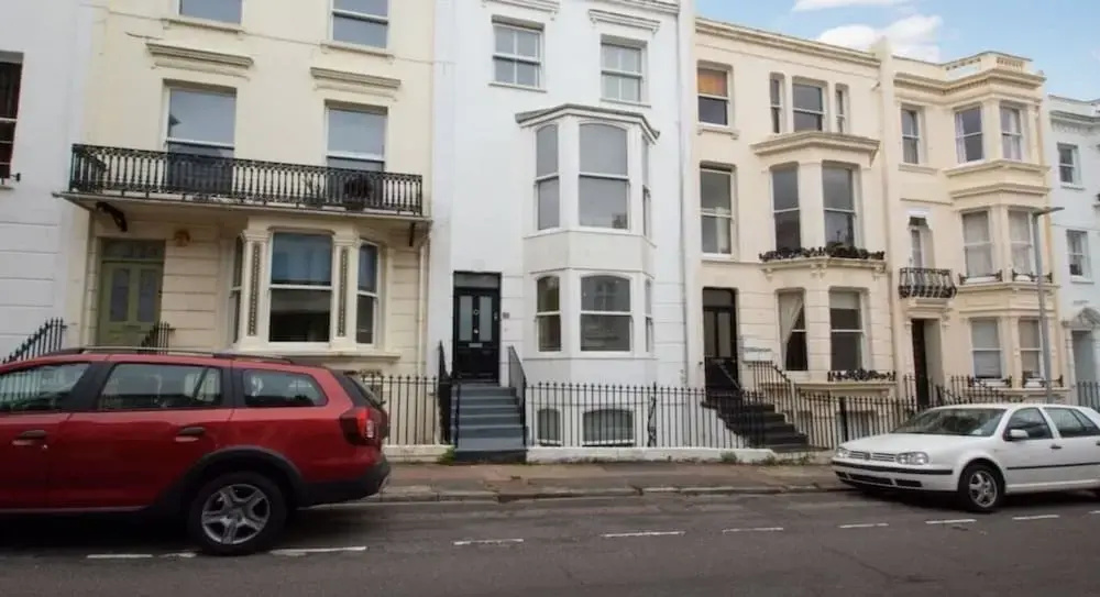 A Large, Beautifully Styled Home in Brighton Sleeps12