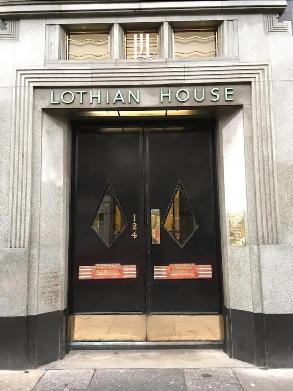 Lothian Road Apt With Castle View & Elevator