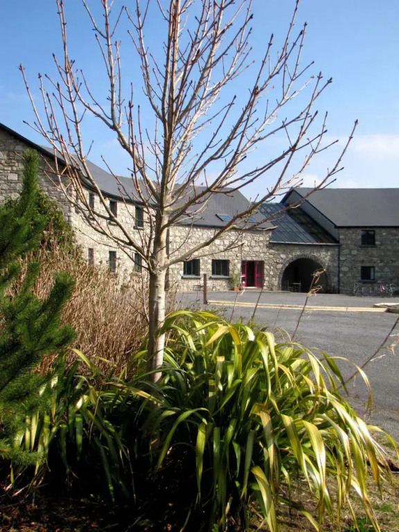 The Inn to the West