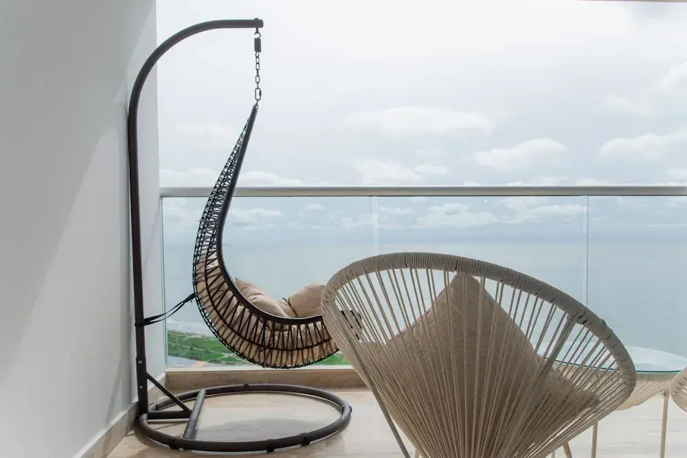 w Phenomenal Loft With Balcony in Crespo