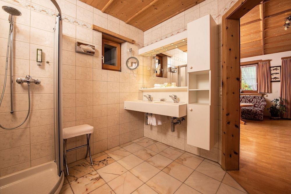 Schlosshotel Restaurant Chastè by null