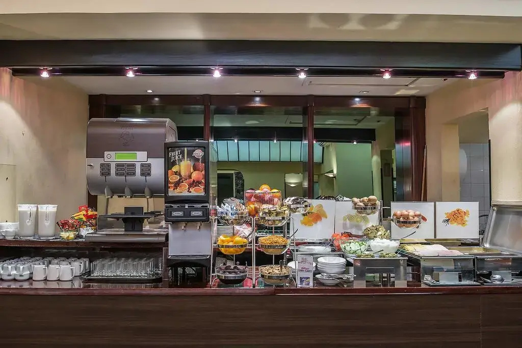 Food & Beverage