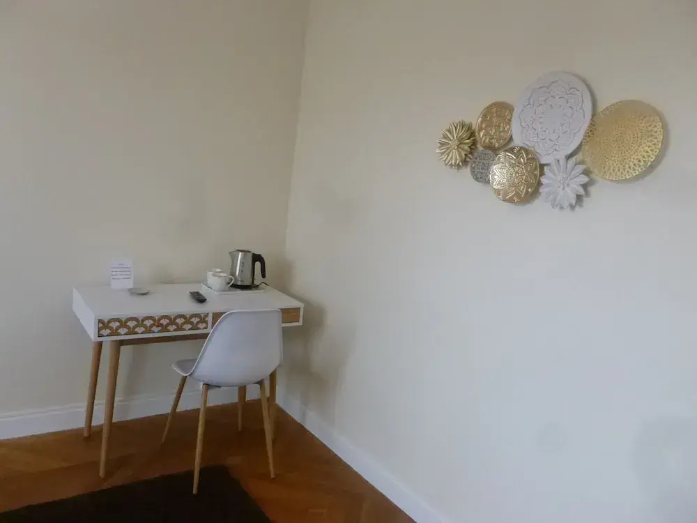 Economy room