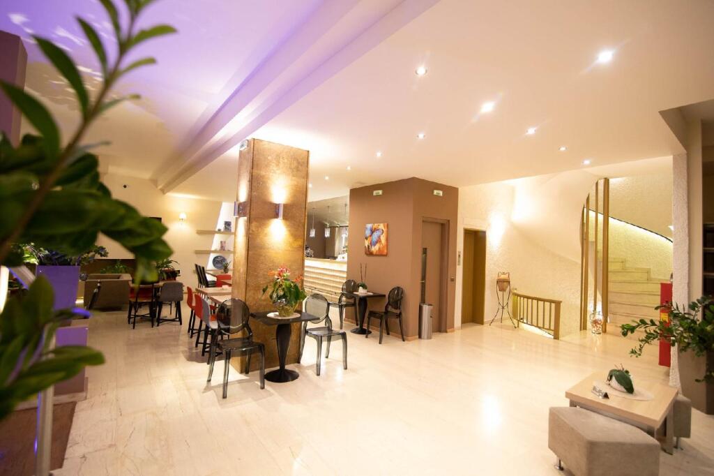 Nidimos Hotel by null