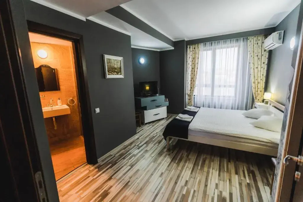 Economy room