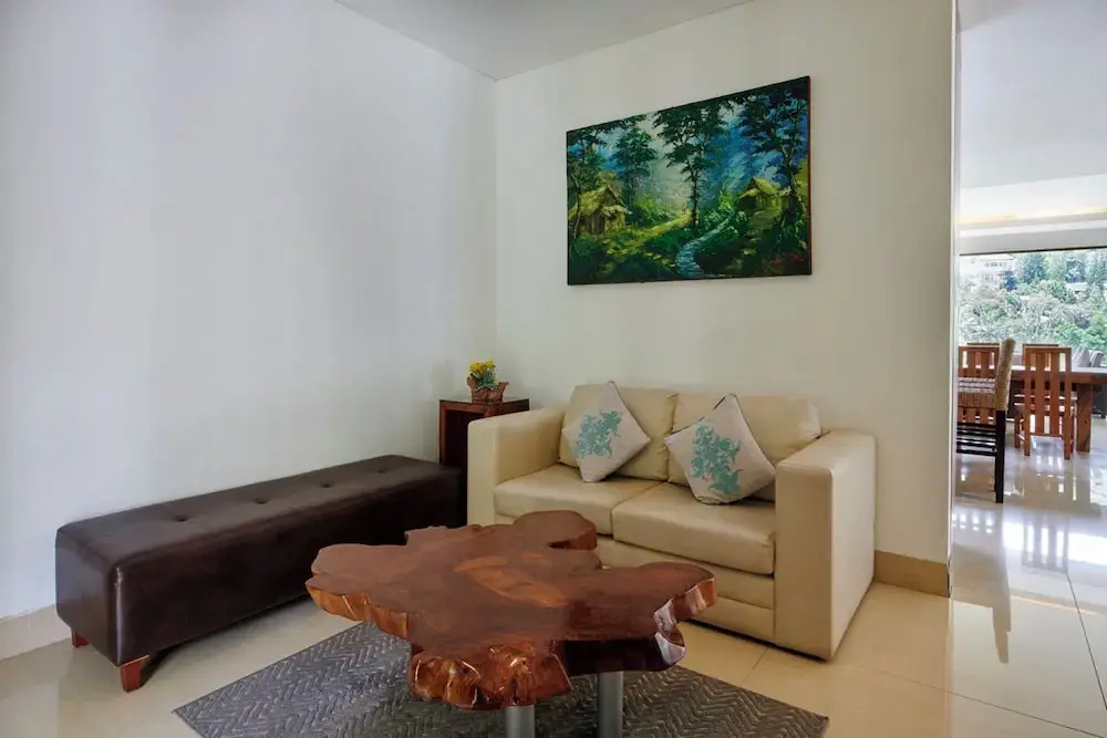 Tulip Hill View 6BR Villa with pool and movie room