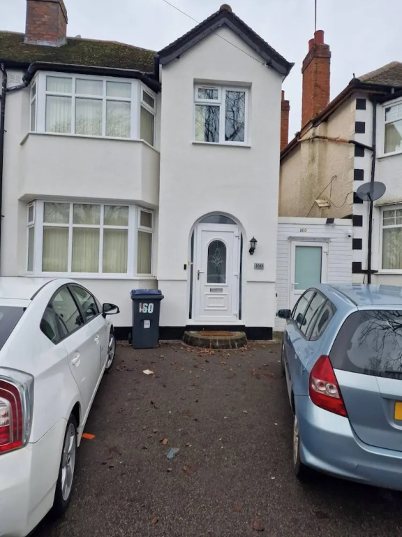 Cozy 2-bedroom Apartment in Tyseley, UK - Perfect City Retreat