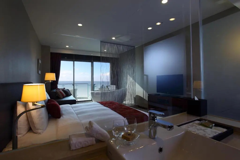 Suite with balcony and with sea view
