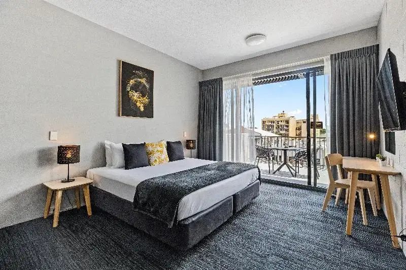 Deluxe Double room (full double bed)