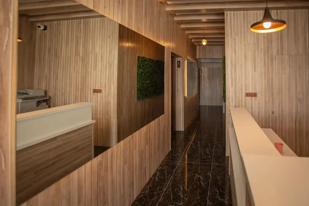 Lobby & Reception