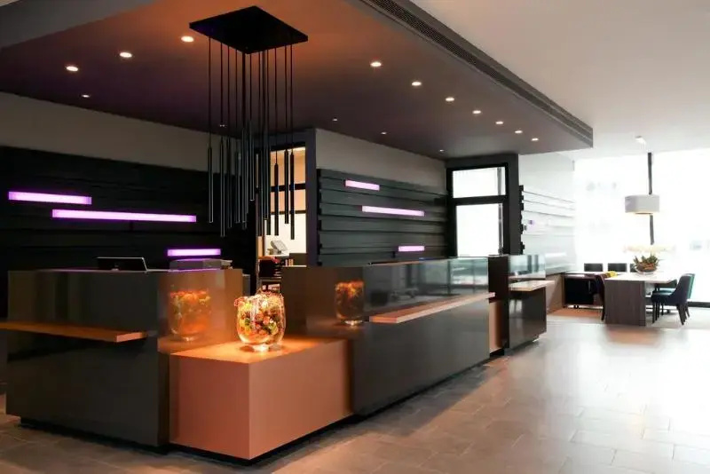 Lobby & Reception