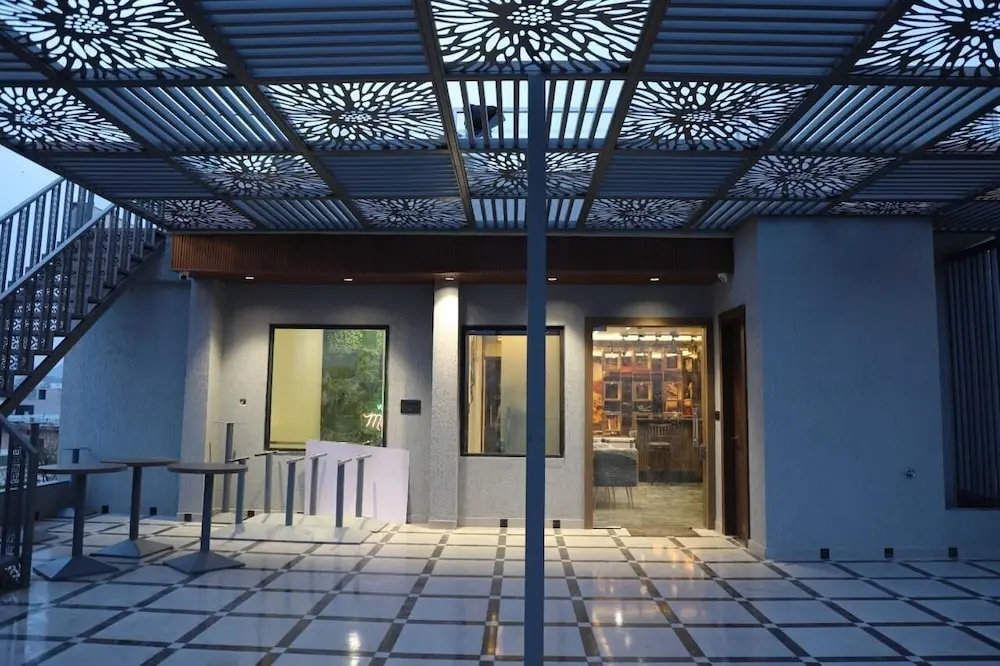 Moresta Ajmer Hotel with Rooftop Bar