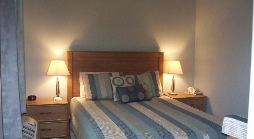 Colonel's Suites